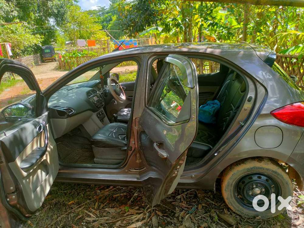 Tata Tiago Xz Petrol 2017 , Well Maintained In Very Good Condition