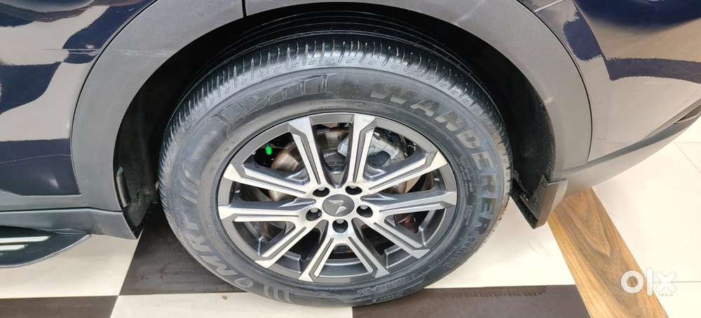 Mahindra Xuv700 2.0 Ax 7 Petrol At Str, 2023, Petrol