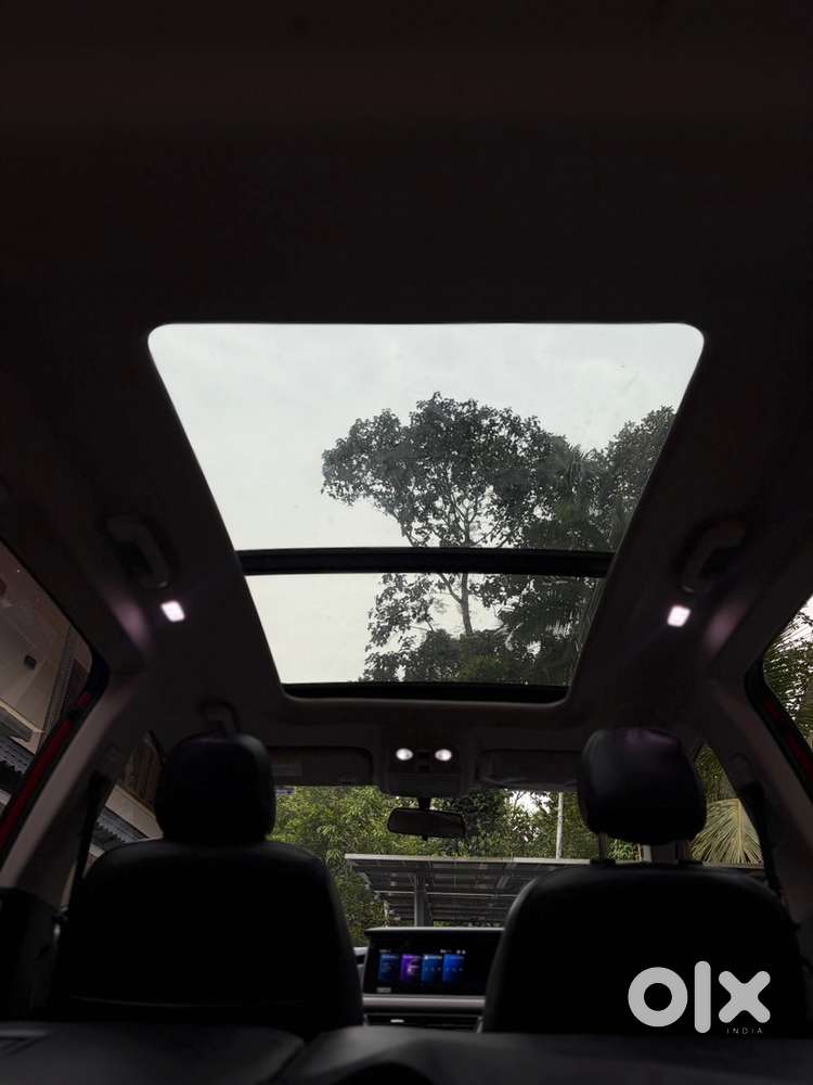 Mahindra Xuv7oo Mt 7 Seater Diesel Car 2022