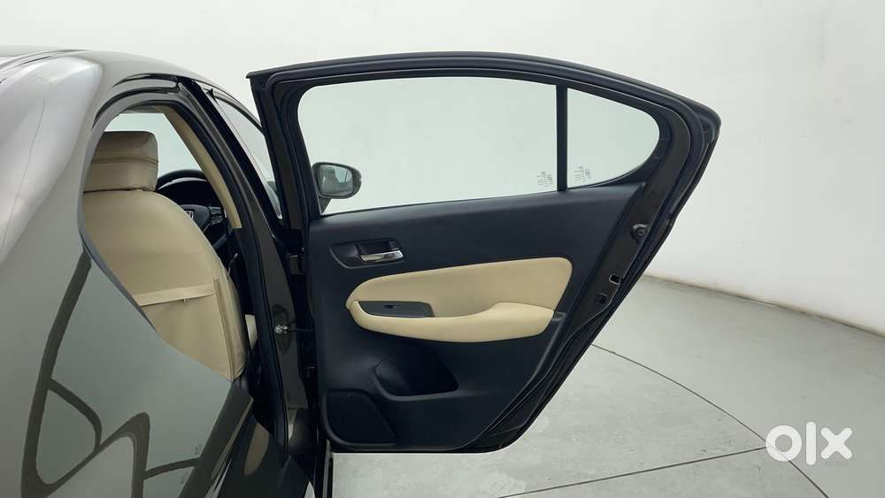 Honda City 1.5 V Cvt I-vtec Mt, 2023, Petrol