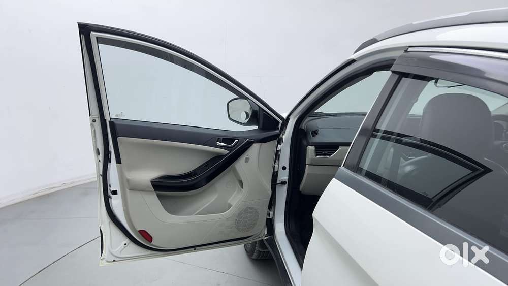 Tata Nexon Xz Plus (hs), 2022, Petrol