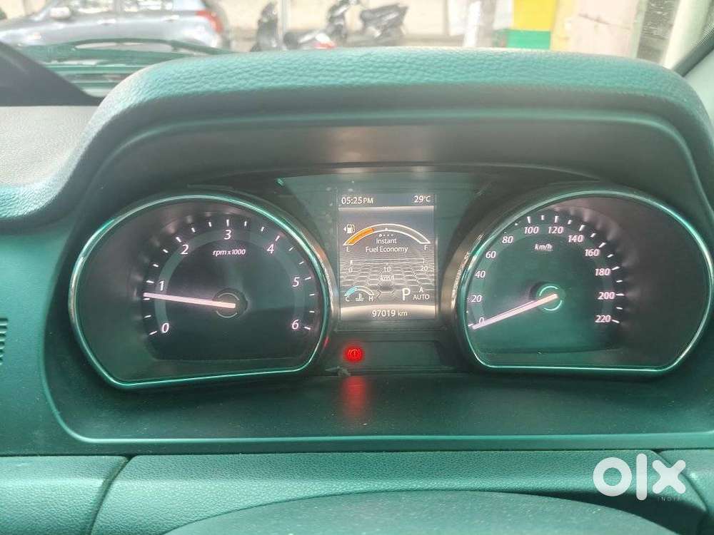Tata Hexa 2.2 Xta 4x2 7 Str Dual Tone, 2017, Diesel