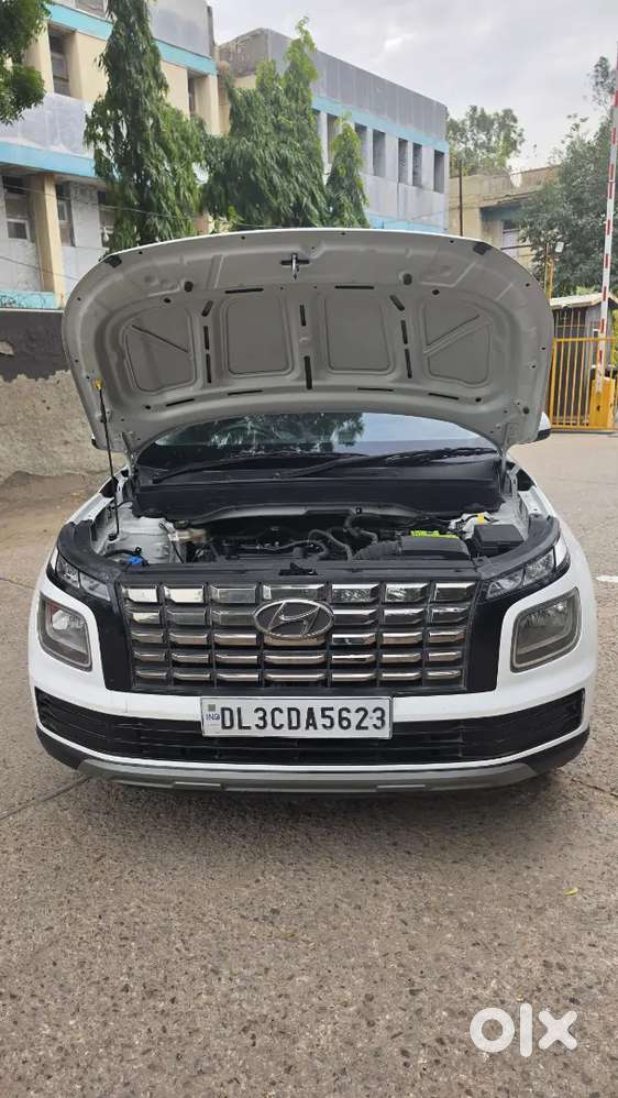 Hyundai Venue Petrol 2024
