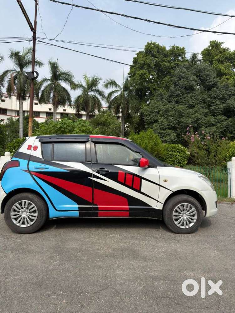 Maruti Suzuki Swift Vxi 1.2 Abs Bs-iv, 2011, Petrol