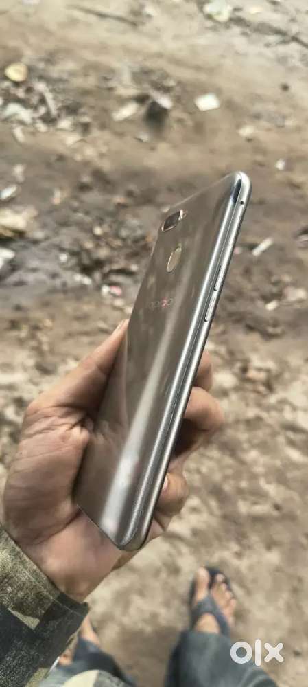 Oppo a7 /4gb 64 4g phone front glass broken