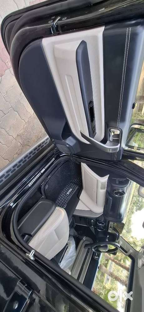 Mahindra Thar Roxx Ax7l Rwd Diesel, 2025, Diesel