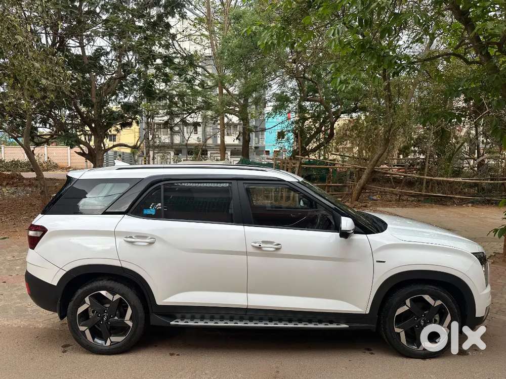 Less Drievn 2023 Diesel Alcazar Maintained Like New