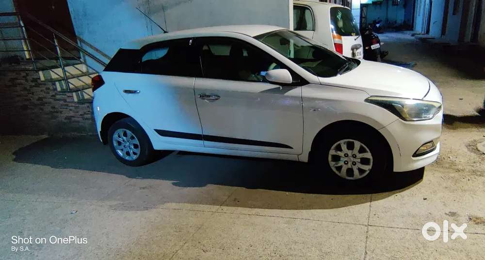 Hyundai I20 2016 Petrol Well Maintained Family Used.
