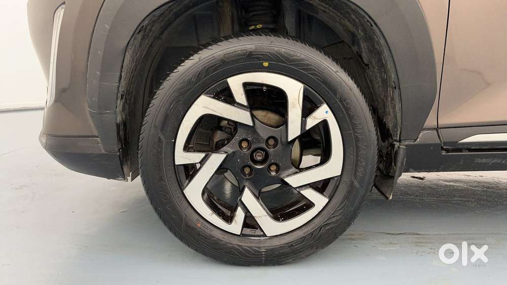 Nissan Magnite 1.0 Xv, 2021, Petrol