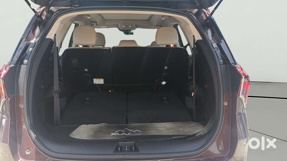 Mahindra Xuv700 2.0 Ax 7 Petrol At Luxury Pack Str, 2025, Petrol