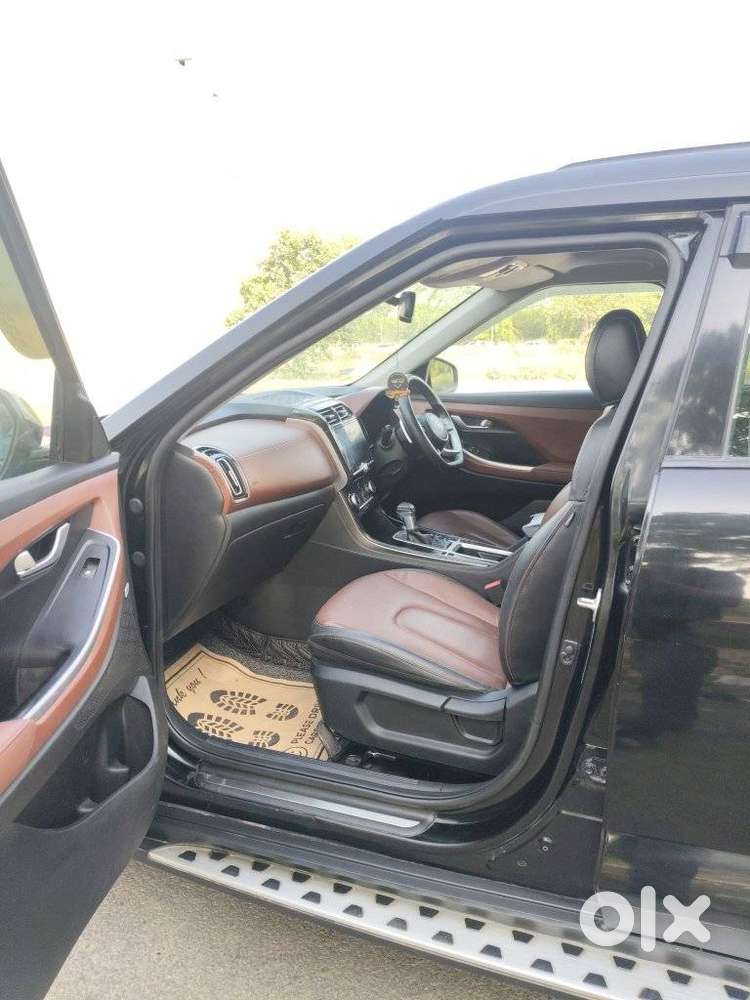 Hyundai Alcazar 2.0 Signature (o) Petrol At 6 Str, 2021, Petrol