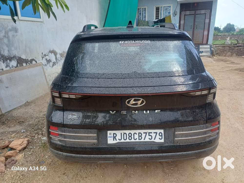 Hyundai Venue Petrol 2023