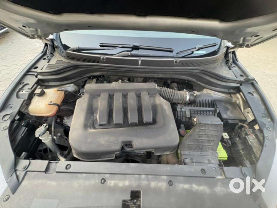 Mahindra Xuv700 2.0 Ax 7 Petrol At Luxury Pack Str, 2023, Petrol