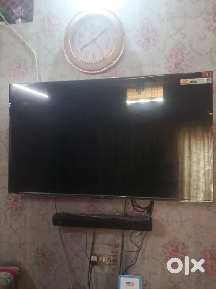 TCL ka new TV hai 6 mihina huwa hai 4 satr ka hai
