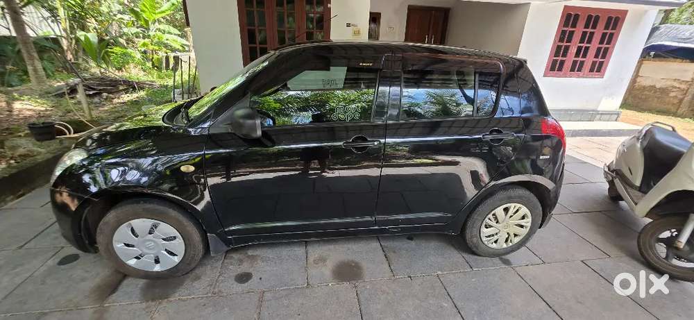 Maruti Suzuki Swift 2009 Petrol 136000 Km Driven
