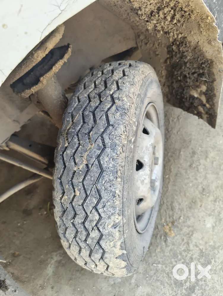Eak Dam Okk Gaddi Ha Koi Kami Nhi Ha