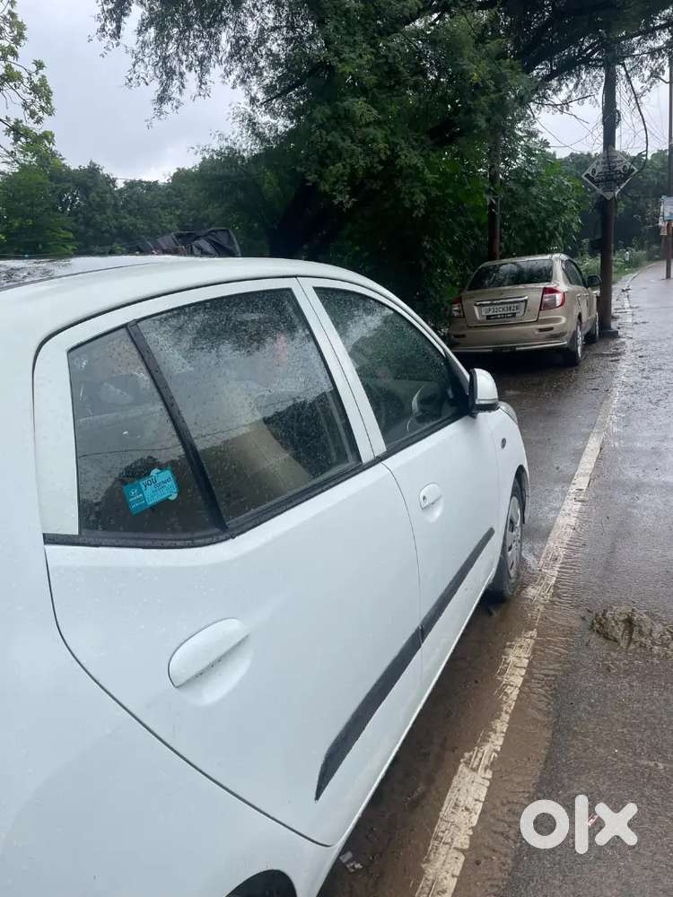 Hyundai I10 1.2 Magna 2012 अभी घर में ही 2महीने पहले ट्रांसफर हुई है