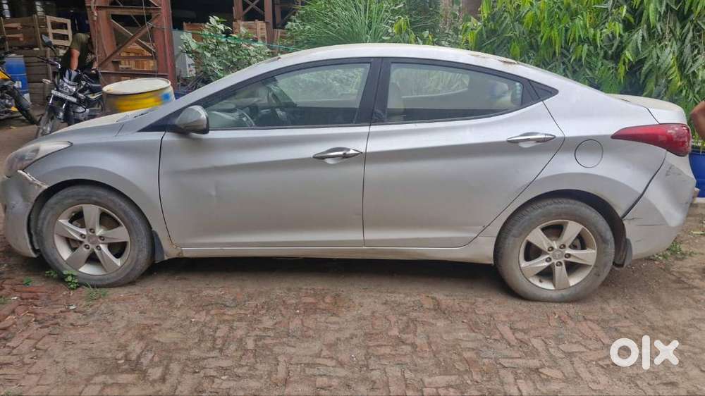 Hyundai Elantra 2013
