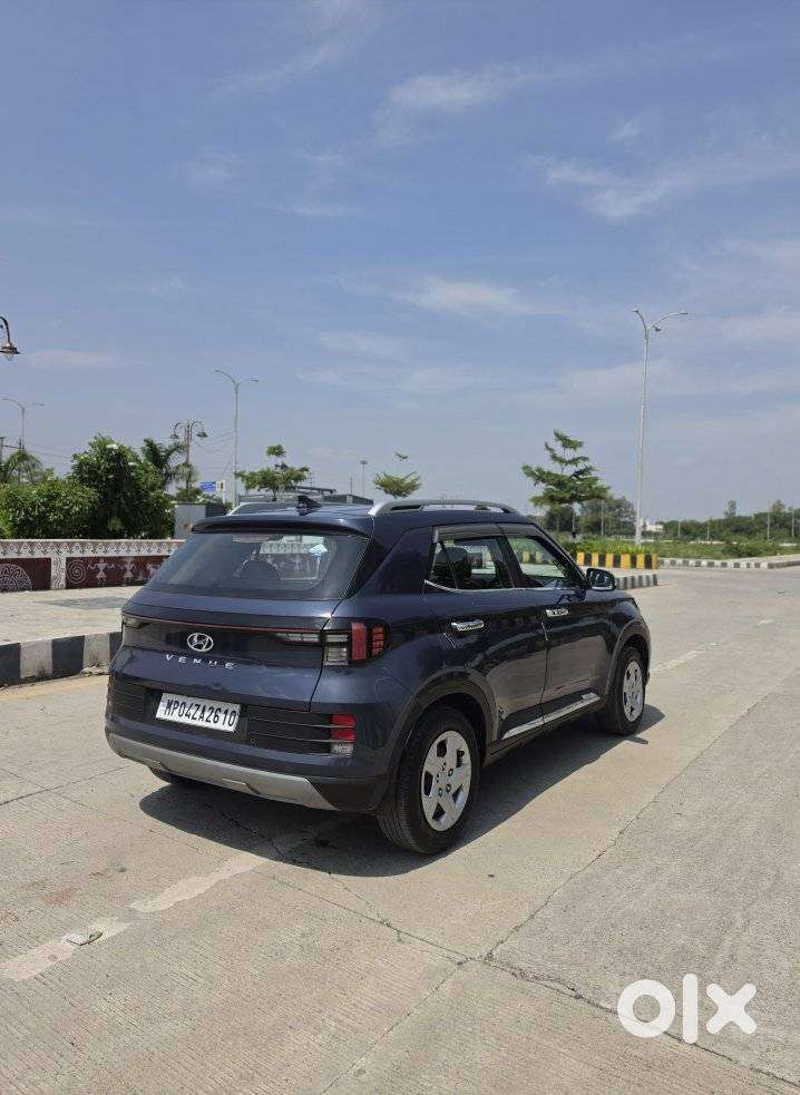 Hyundai Venue 1.2 S (o), 2022, Cng & Hybrids