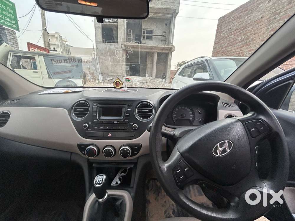 Hyundai Xcent Petrol 2015