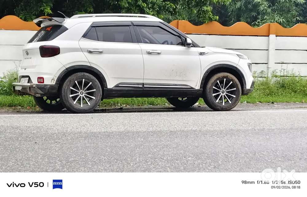 Hyundai Venue Petrol Manual 2020