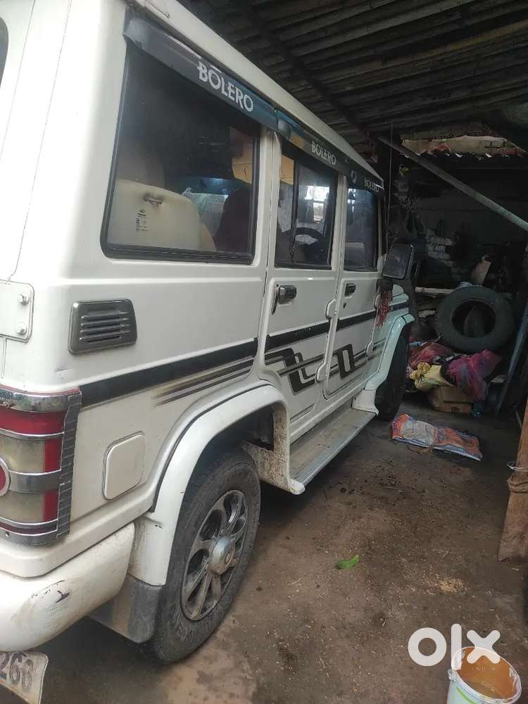 Mahindra Bolero Neo Plus Diesel Automatic 2012
