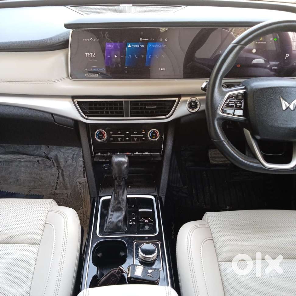 Mahindra Xuv700 2.0 Ax 7 Petrol At Luxury Pack Str, 2023, Petrol