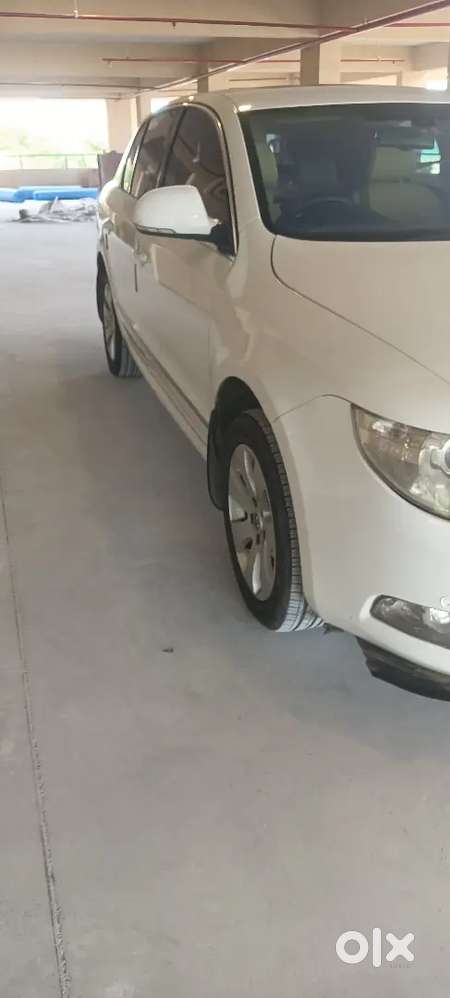 Skoda Superb Elegance 2012