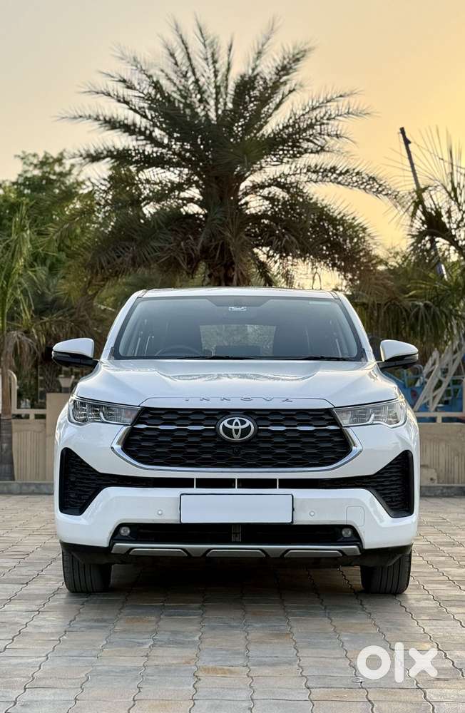 Toyota Innova Hycross 2.0 Vx (o) Hybrid 7 Str, 2024, Petrol