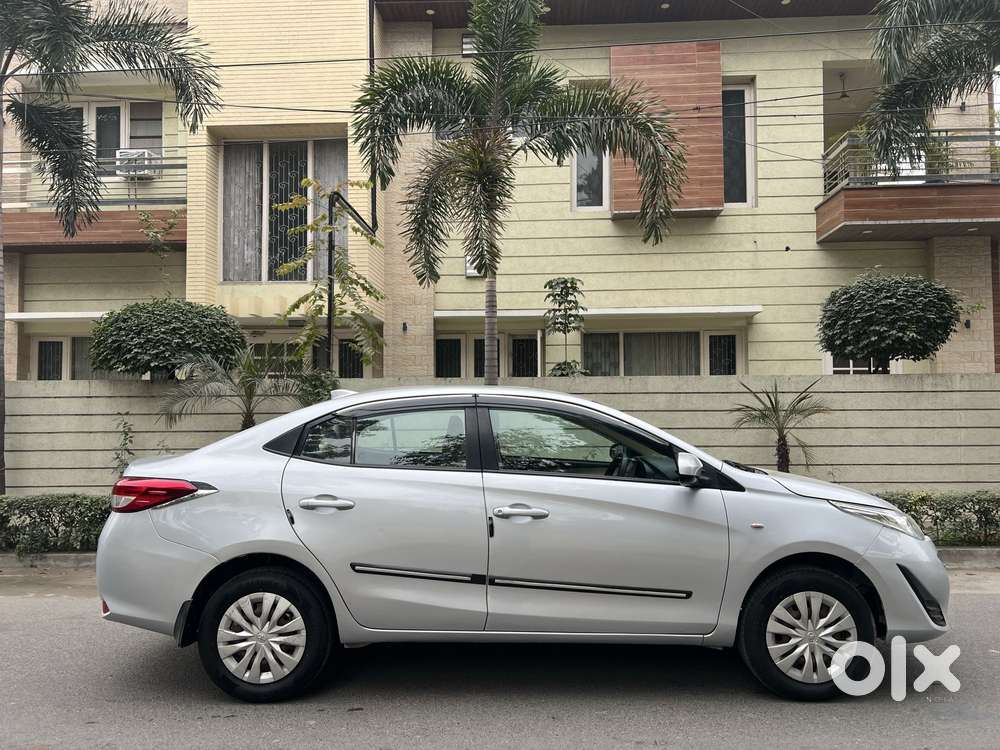 Toyota Yaris J Cvt, 2018, Petrol