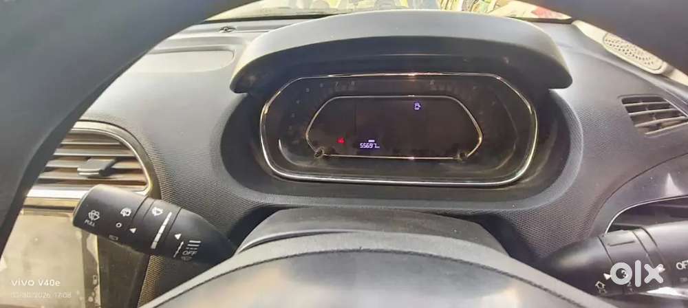 बर्रा 8 Ramgopal Chauraha Kanpur Nagar