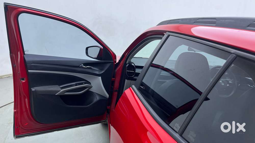 Skoda Kylaq Signature, 2025, Petrol