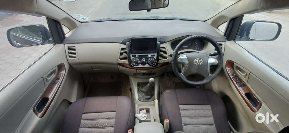 Toyota Innova [2013-2016] 2.5 G4 8 Str, 2014, Diesel