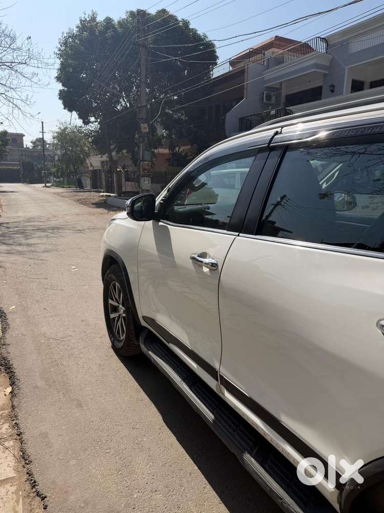 Toyota Fortuner 2018 Diesel 150000 Km Driven