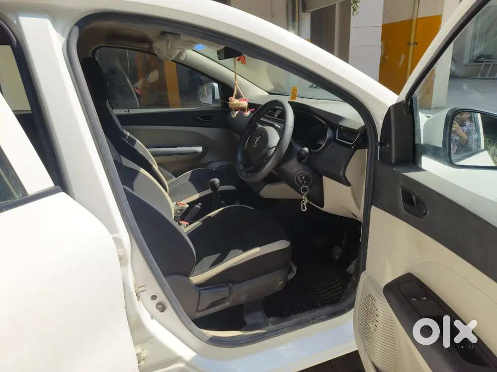 Renault Triber Petrol 27000 Km Driven