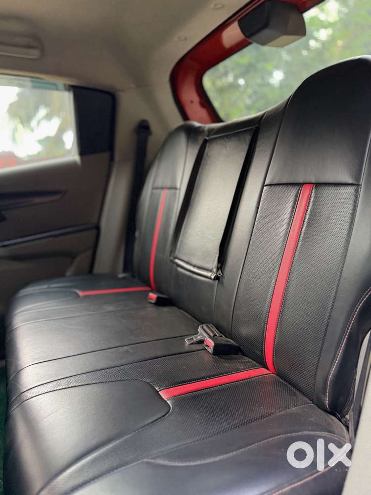 Mahindra Kuv 100 Mahindra-kuv-100-g80-k4-plus, 2017, Petrol