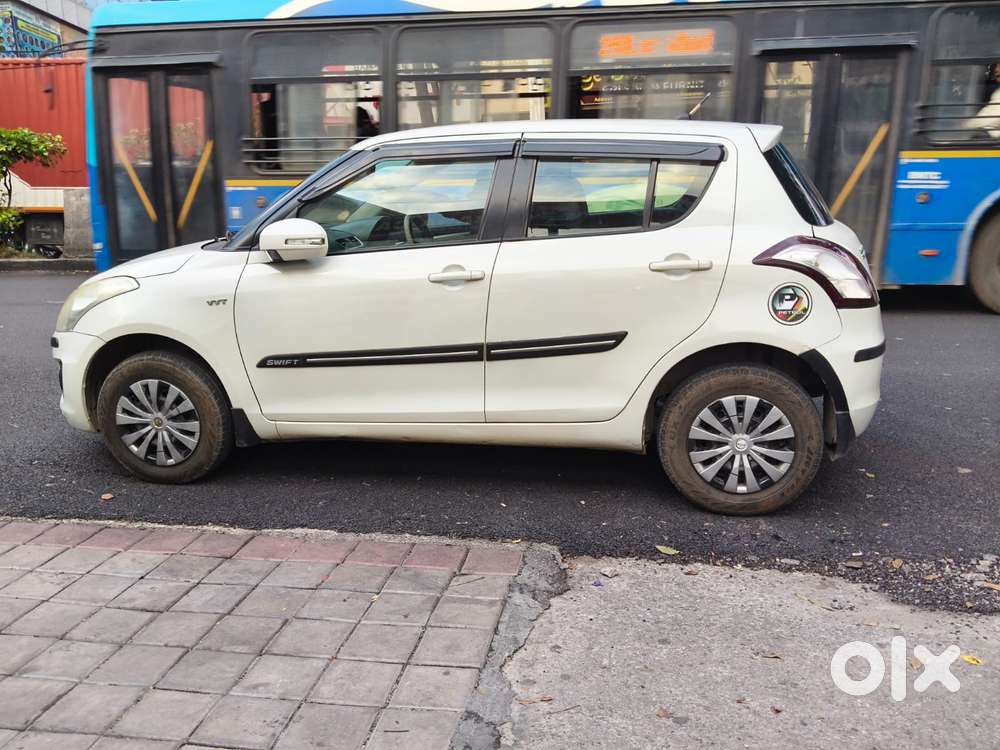 Maruti Suzuki Swift Vxi + Manual, 2015, Petrol