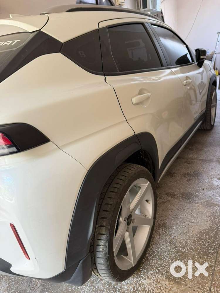 Maruti Suzuki Fronx 2024 Petrol 22500 Km Driven