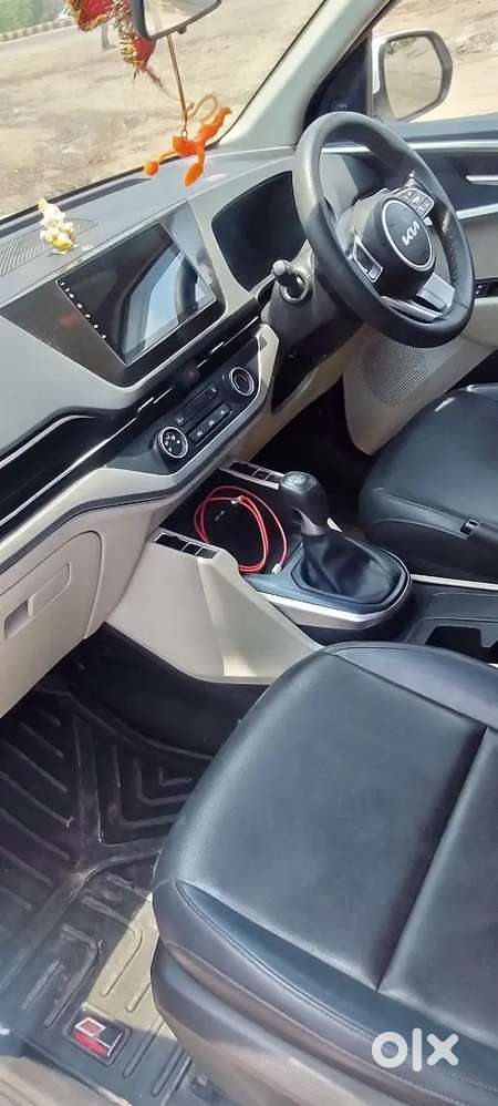 Kia Carens 1.5 Petrol Premium 2023