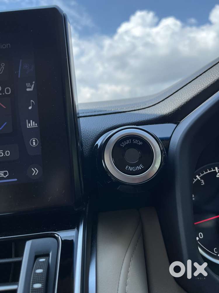 Toyota Land Cruiser Zx Petrol, 2024, Petrol