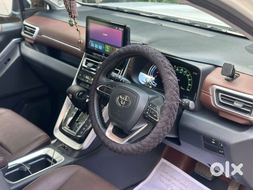 Toyota Innova Hycross 2.0 Zx (o) Hybrid 7 Str, 2023, Cng & Hybrids