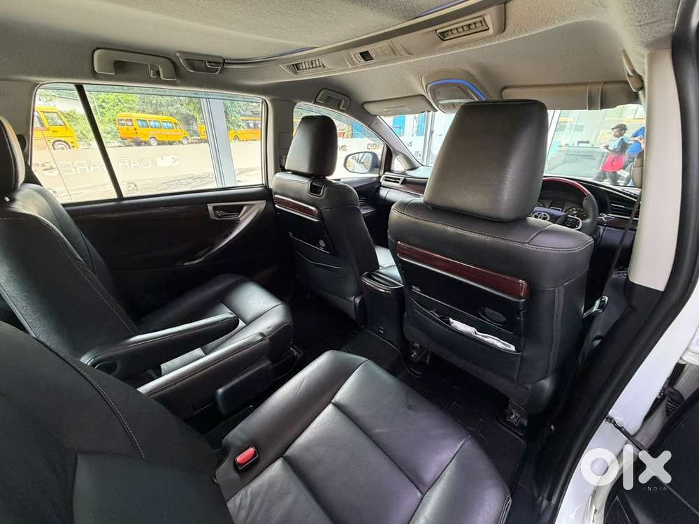Toyota Innova Crysta 2017 Diesel Well Maintained