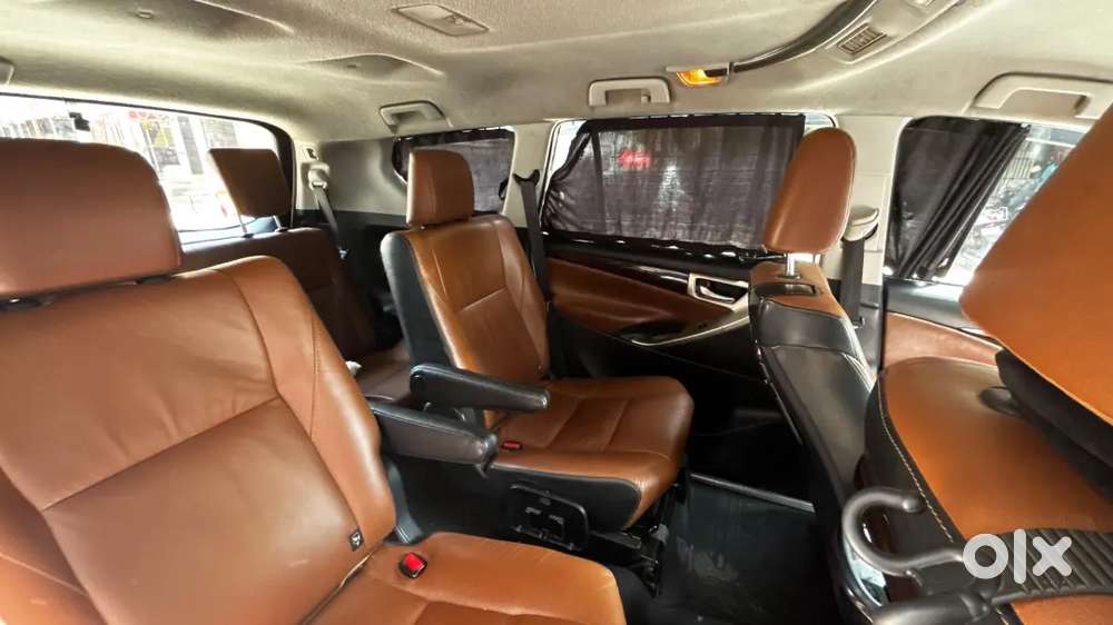 Toyota Innova Crysta 2016 Automatic 2.8 (captain Seats)