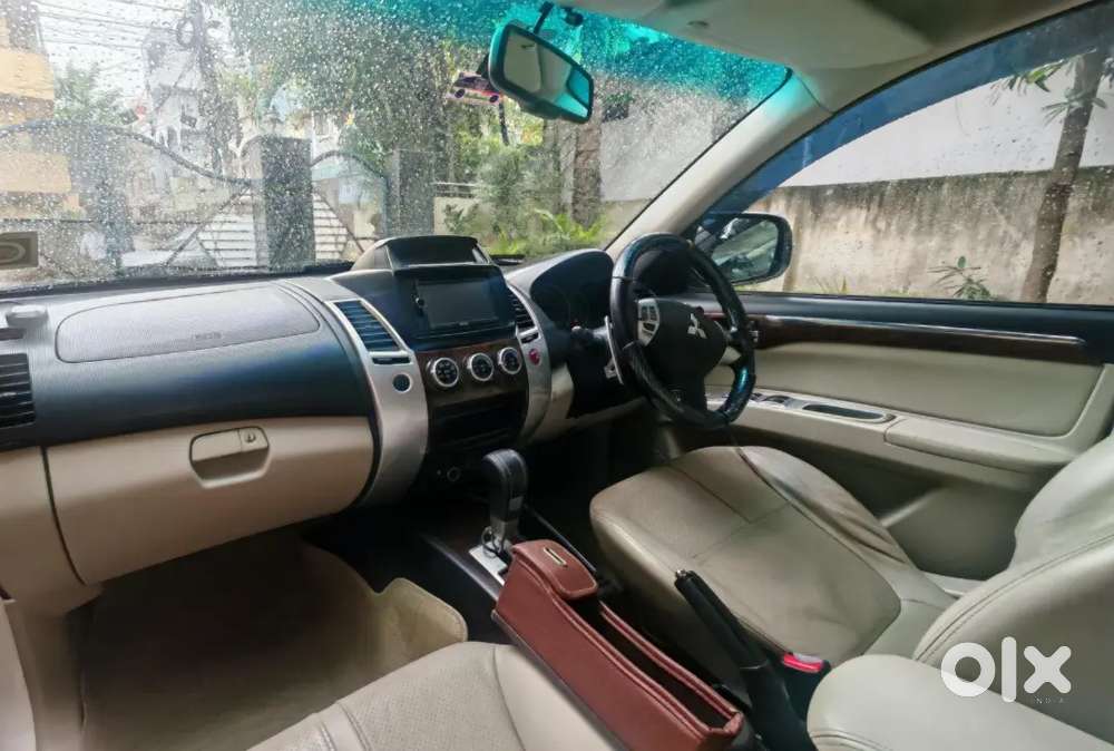 Mitsubishi Pajero Sport 2015