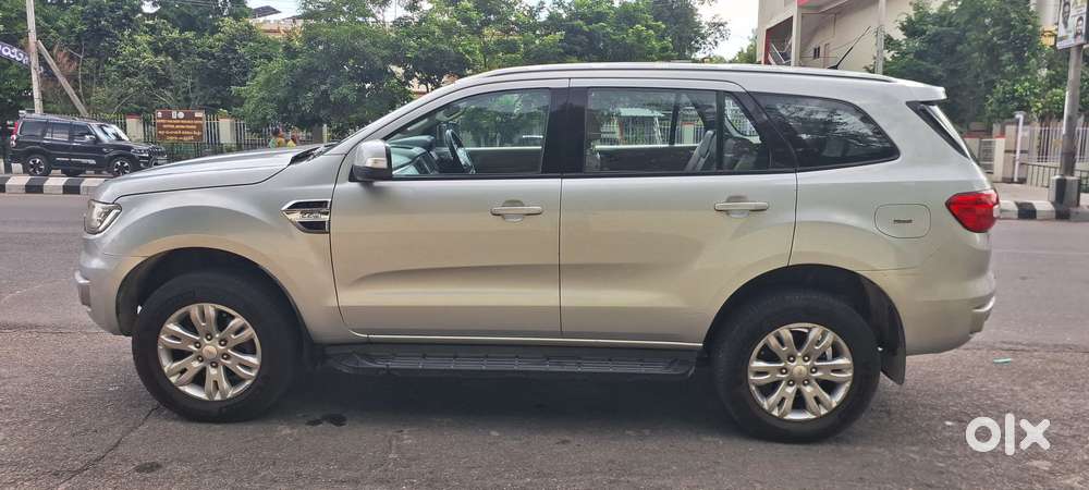 Ford Endeavour 2.2 Titanium At 4x2, 2016, Diesel