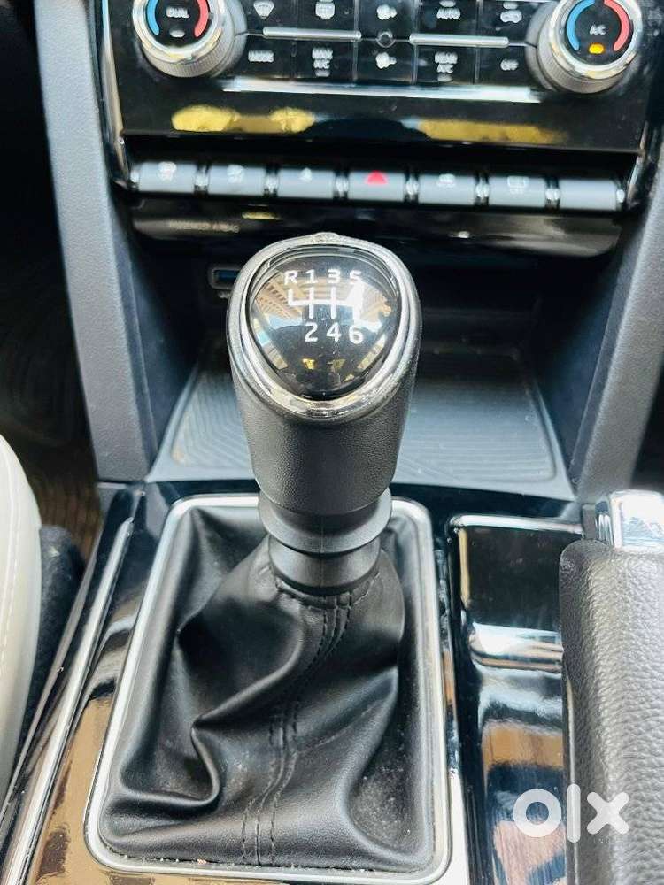Mahindra Xuv700 2.0 Ax 7 Petrol Mt Str, 2022, Petrol