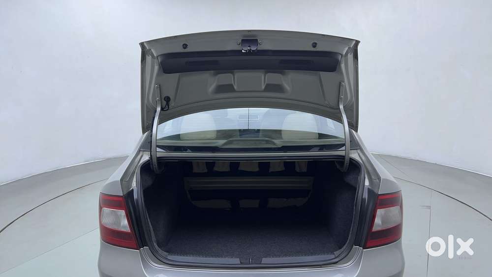 Skoda Rapid 1.6 Mpi Elegance, 2014, Petrol