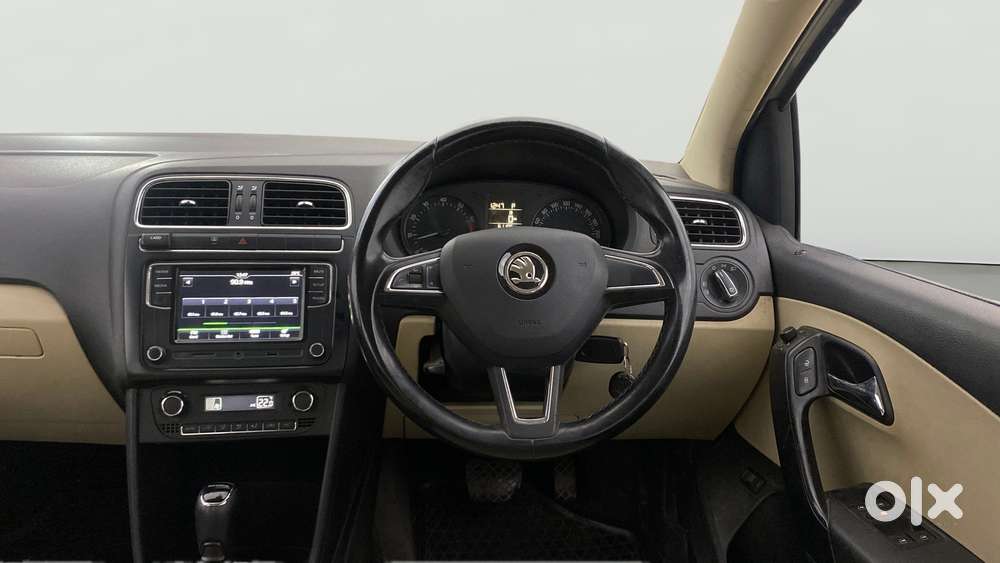 Skoda Rapid 1.6 Mpi At Style, 2016, Petrol