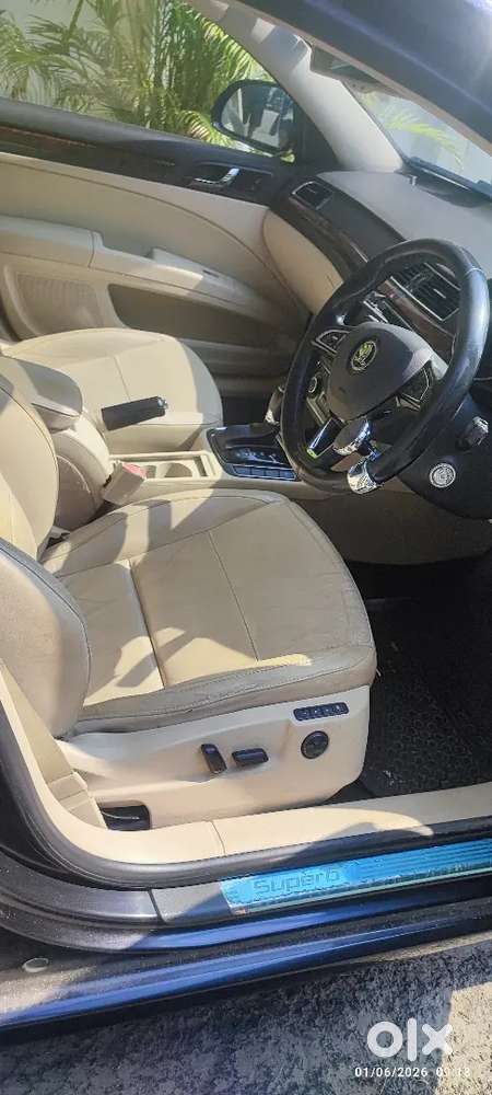 Skoda Superb 2015 Petrol 73000 Km Driven