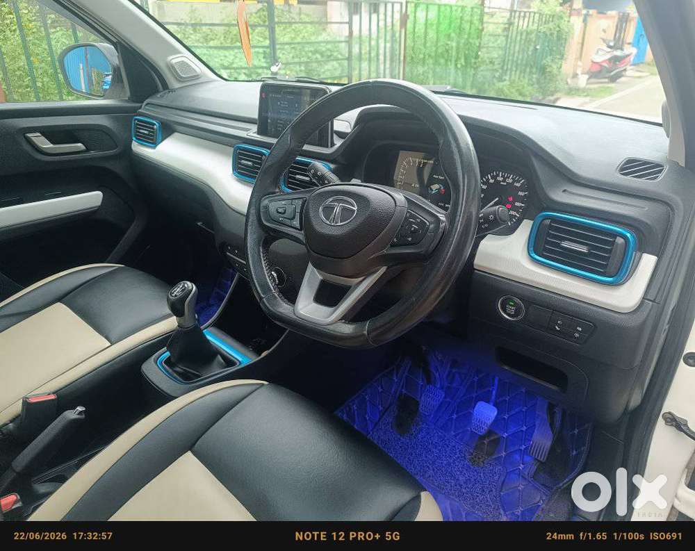 Tata Punch Creative Dual Tone Mt Sunroof, 2023, Petrol